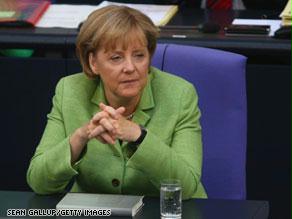 المستشارة الألمانية تطالب بالتحقيق بالغارة فيما برر وزير دفاعها العملية