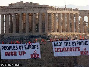 شيوعيون يونانيون يحتجون.. ويطالبون بيقظة أوروبا