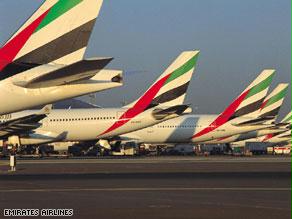 طيران الإمارات أرسلت طائرة بديلة لنقل ركاب المتضررة