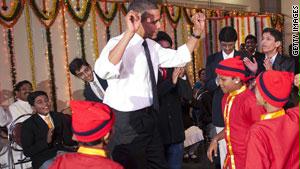 أوباما راقصا مع الأطفال