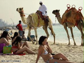 ثمة عادات وتقاليد في دبي على الوافدين أن يدركوها