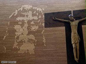 مسيحيون يعتقدون بوجود صورة تشبه المسيح على الكفن