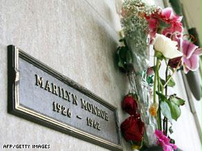 توفيت مونرو في ظروف غامضة عام 1962