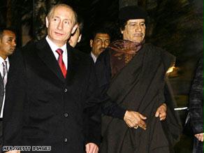 قام القذافي بزيارة موسكو في أواخر عام 2008