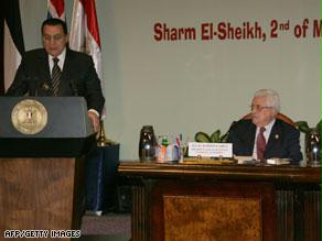 عباس ومبارك في لقاء سابق