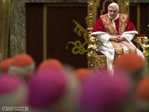 البابا لفت إلى حالة القلق لدى المسيحيين بالشرق الأوسط