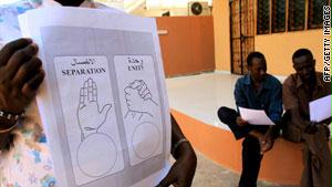 الناخبون بجنوب السودان بدأوا يسجلون أسماءهم بكشوف الاستفتاء