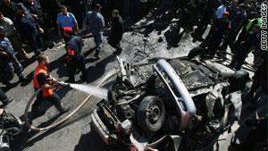 مصادر حماس أكدت أن السيارة تعرضت لقصف إسرائيلي