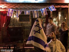 خلال احتفالات الإسرائيليين بعيد الاستقلال