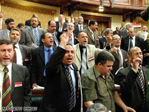 برلمانيون غاضبون يطلقون صيحات استهجان ضد الحكومة المصرية