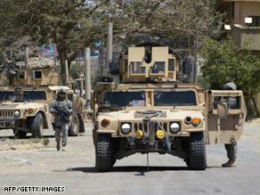 سيخفض الجيش الأمريكي عدد قواته في العراق إلى قرابة النصف بنهاية أغسطس المقبل