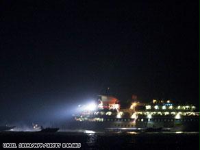 زوارق حربية إسرائيلية تعترض السفينة مرمرة التركية