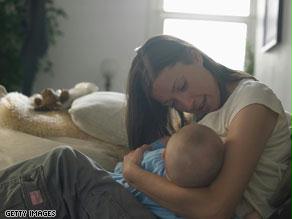تقوي الرضاعة الرابطة العاطفية بين الأم وطفلها