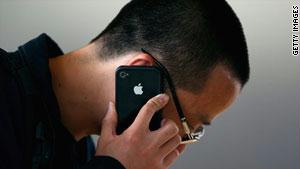 هاتف آي فون متهم بخرق الخصوصية