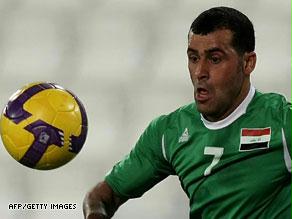 عماد محمد خلال مباراة مع المنتخب العراقي