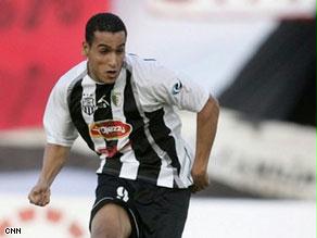 اللاعب الدولي الجزائري عبد المالك زياية