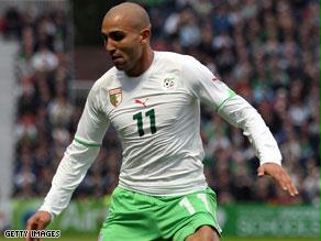 لاعب المنتخب الجزائري رفيق جبور