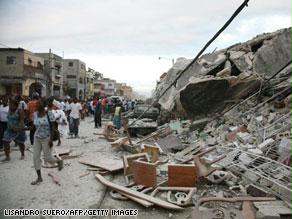 الزلزال أتى على معظم المباني والمنازل 