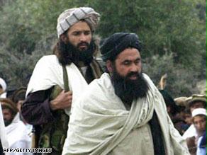 تضاربت الأنباء حول نجاة زعيم طالبان من القصف