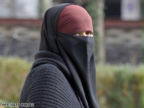 حظر البرقع سيبدأ تنفيذه في فرنسا اعتباراً من الربيع