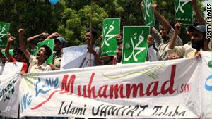 باكستان شهدت مظاهرات عارمة احتجاجاً على الرسوم المسيئة للنبي محمد
