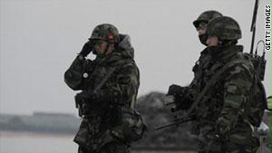 عناصر من القوات المسلحة الكورية الجنوبية