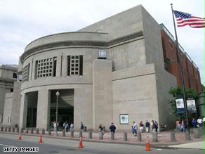 متحف الهولوكوست يتوسط العاصمة الأمريكية واشنطن