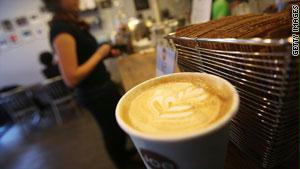 ارتفاع أسعار القهوة قد يدفع العديد من عشاقها إلى هجرها