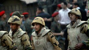 قوات الجيش فضت الاعتصام وأعادت فتح ميدان التحرير