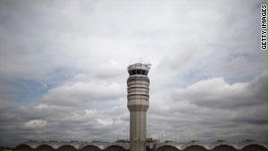 برج المراقبة الجوية في مطار ''رونالد ريغان القومي'' بواشنطن