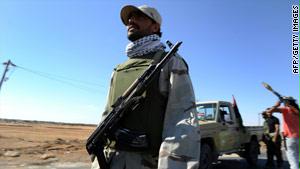 المبعوث الدولي يناقش وقف إطلاق النار بين كتائب القذافي والثوار