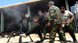 المواجهات العسكرية بين الثوار وكتائب القذافي مازالت متواصلة