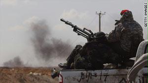 الناتو يقول إن القصف استهدف مواقع عسكرية تابعة لقوات القذافي