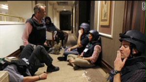 الصحفيون الأجانب كانوا محتجزين في فندق ريكسوس طوال 5 أيام