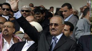 اصيب الرئيس اليمني بانفجار في مسجد القصر الرئاسي