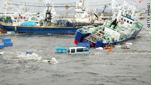 زلزال قوي أعقابه موجات تسونامي عاتية كما حدث في اليابان أدت إلى اختفاء أتلانتس