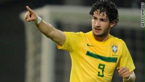 البرازيلي باتو أحرز هدفين لمنتخب بلاده