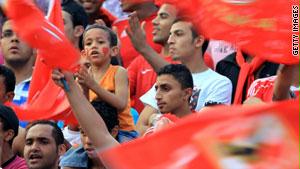 الأهلي يحرز أول لقب للدوري المصري بعد ثورة 25 يناير