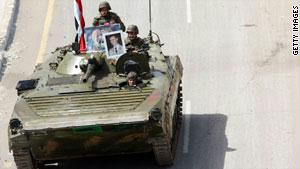 دبابات الجيش السوري تشارك بحملة قمع معارضي نظام الأسد
