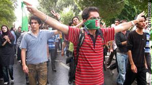 الآلاف تجمعوا في شوارع طهران