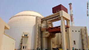 يتهم الغرب إيران بالسعي لإنتاج سلاح نووي