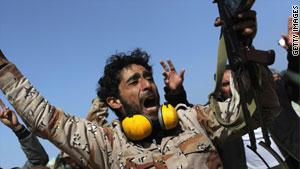 كفة المواجهات المسلحة غير المتكافئة تميل لصالح كتائب القذافي