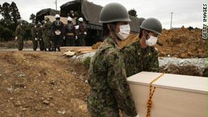 اليابان قد تعاني طويلاً من تأثيرات كارثة 11 مارس/ آذار الماضي