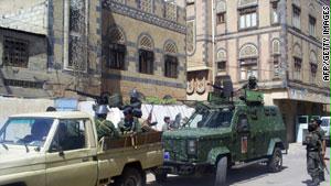 الجيش اليمني يواصل ملاحقته لعناصر القاعدة