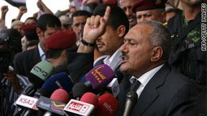 طرحت قوى المعارضة مبادرة لتسليم الرئيس علي عبدالله صالح السلطة إلى نائبه