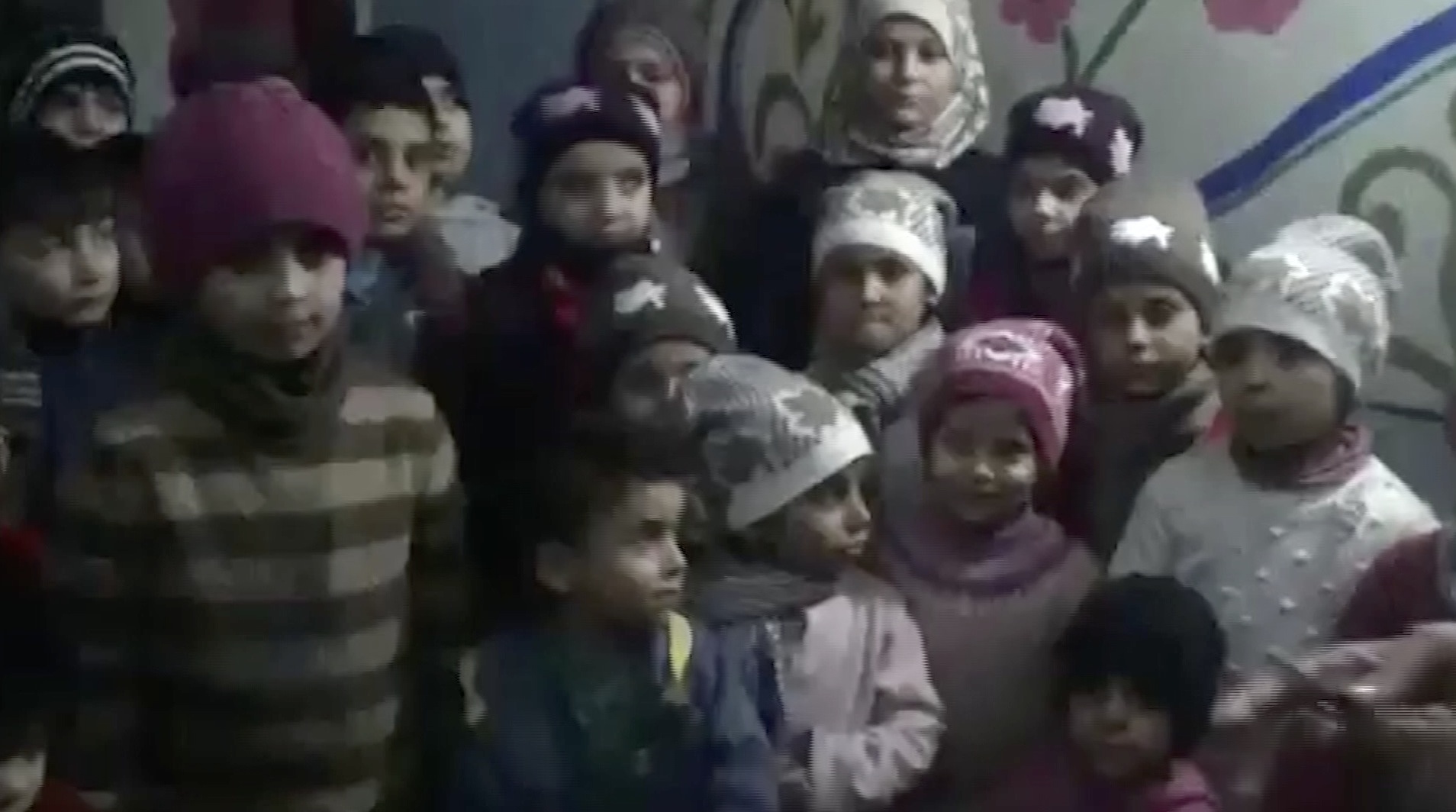 رسالة من أيتام حلب: أنقذونا.. نريد أن نعيش