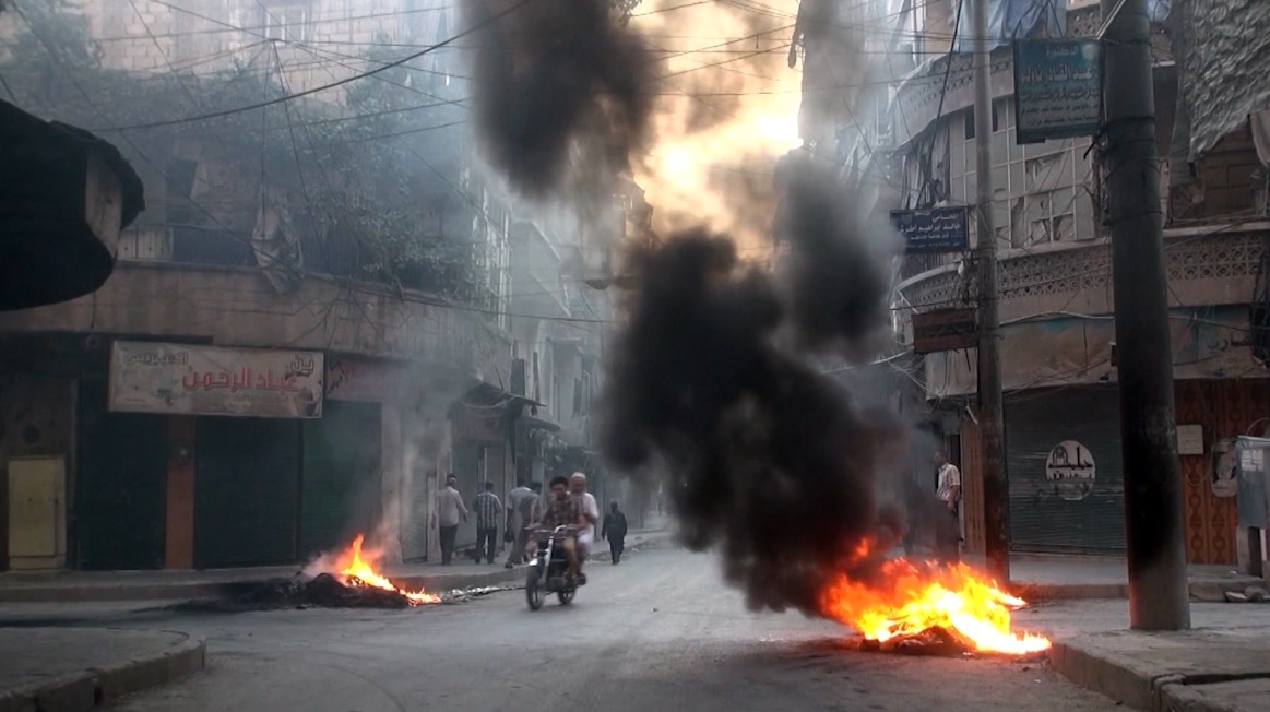 سكان حلب يصارعون من أجل البقاء على قيد الحياة