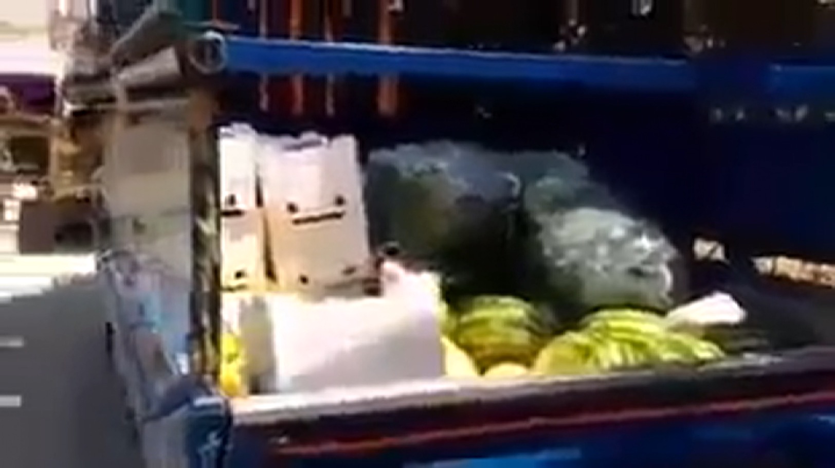 شاهد.. وصول أول قافلة مساعدات “أهلية” إلى حلب