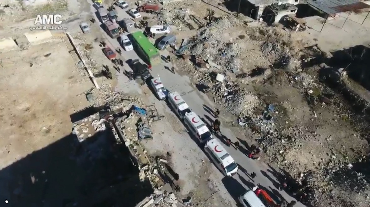 الصليب الأحمر: إجلاء 3 آلاف شخص من شرق حلب