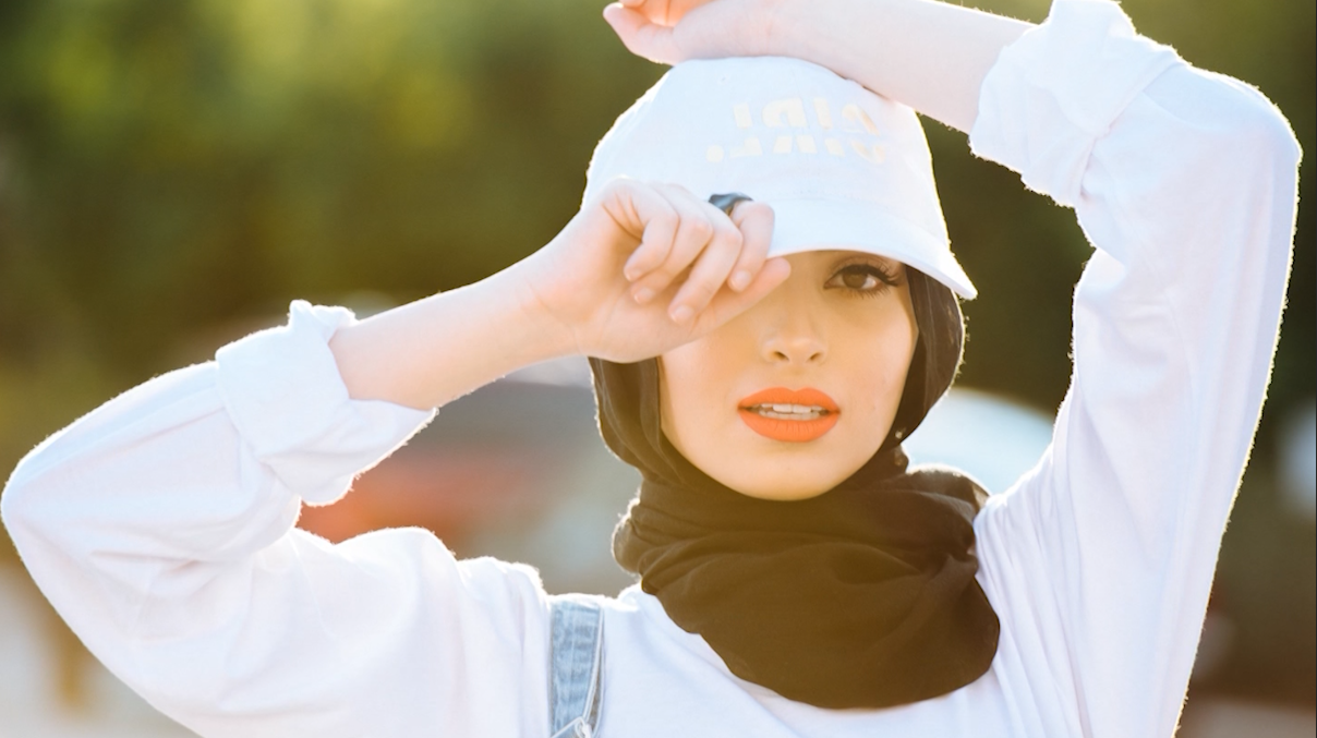 محجبة مجلة "بلاي بوي": سأريهم المرأة الأمريكية المسلمة